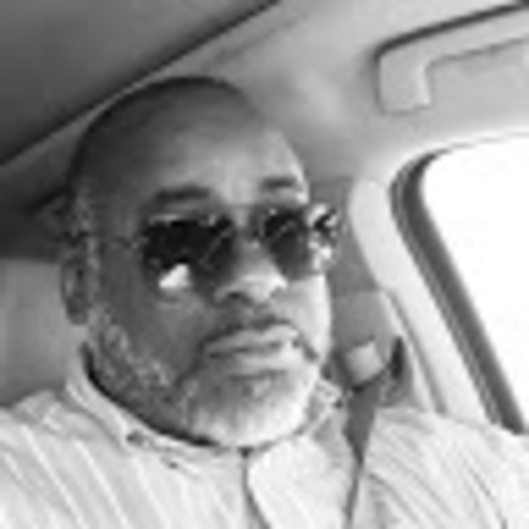 Meet your Posher, Que - Picture 1 of 1